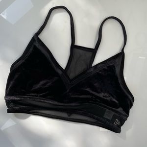 Alo Yoga Velvet Black Sports Bra